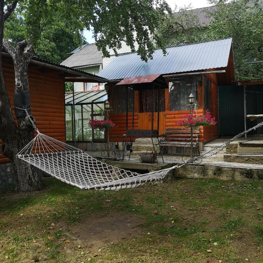 Kotiedzh U Mariny Villa Iaremcea Exterior foto