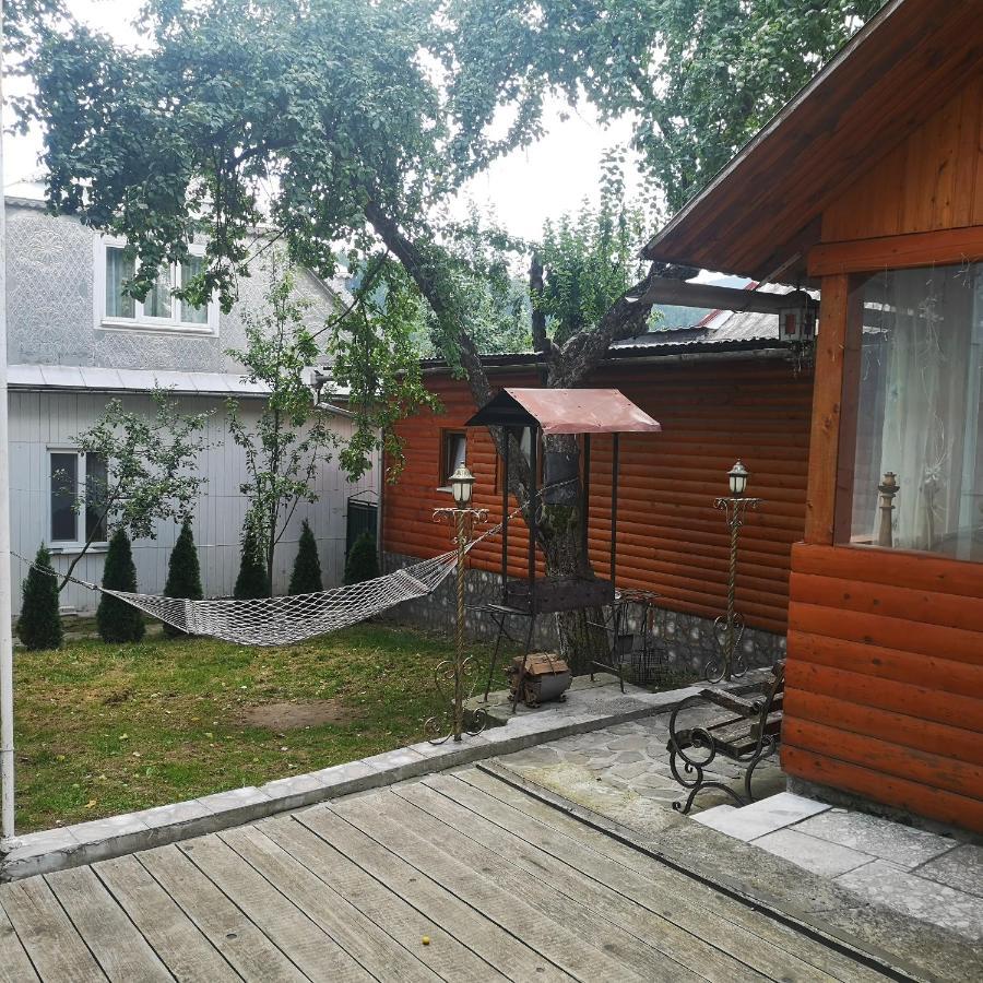 Kotiedzh U Mariny Villa Iaremcea Exterior foto