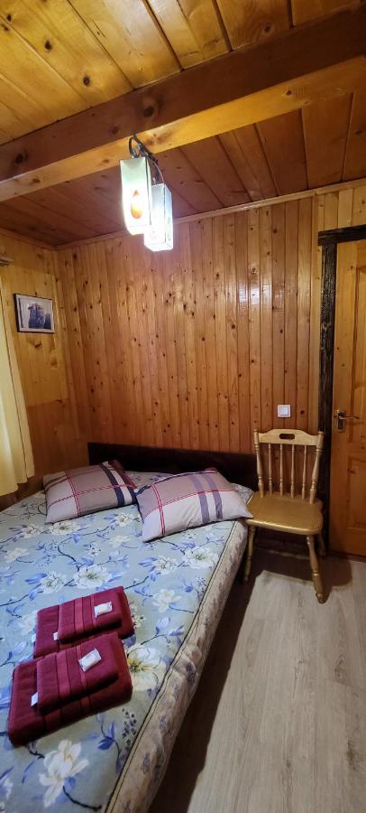 Kotiedzh U Mariny Villa Iaremcea Exterior foto