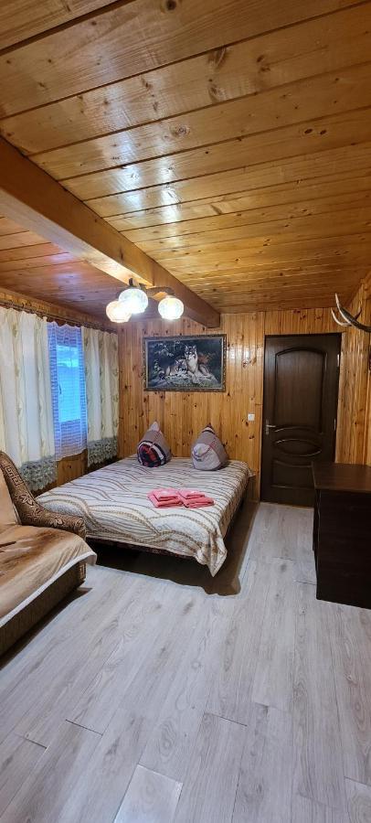 Kotiedzh U Mariny Villa Iaremcea Exterior foto