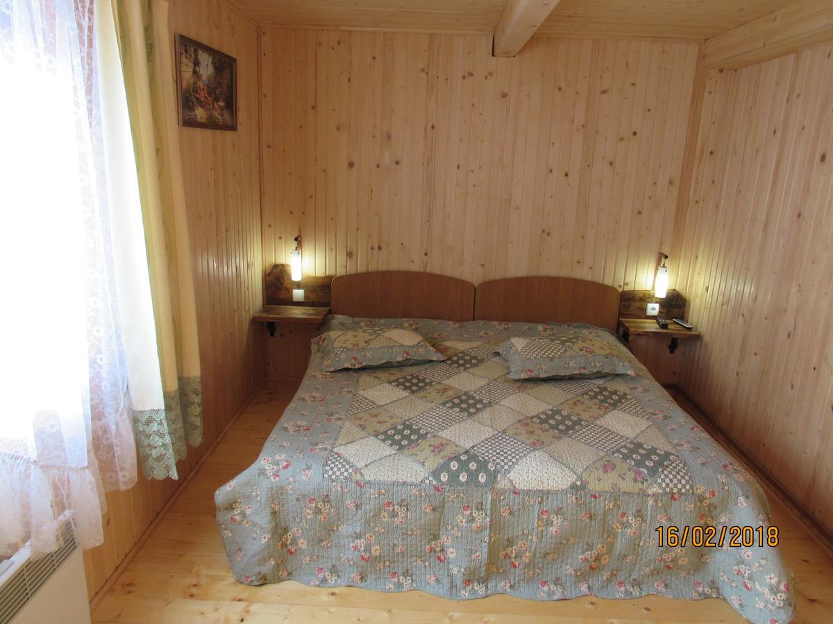 Kotiedzh U Mariny Villa Iaremcea Exterior foto